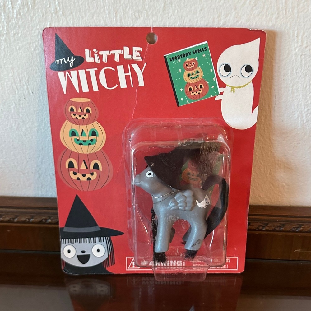 Heidi‎ Kenney My Little Witchy Agatha Twin Witch Vinyl Figure My Paper Crane New